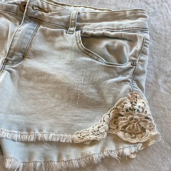 Jean Shorts with lace by Ardene - Picture 3 of 7
